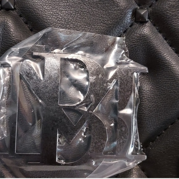 NWT Badgley Mischka Vegan Leather Elegant Black Quilted Tote Bag - Picture 4 of 10